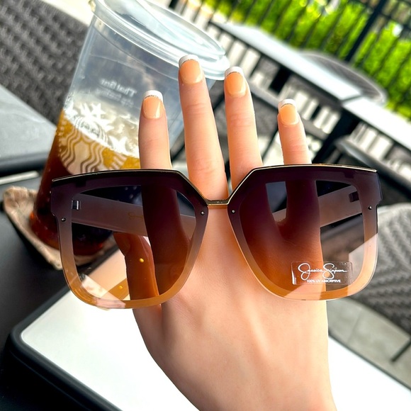 Jessica Simpson Accessories - Jessica Simpson oversized Sunglasses